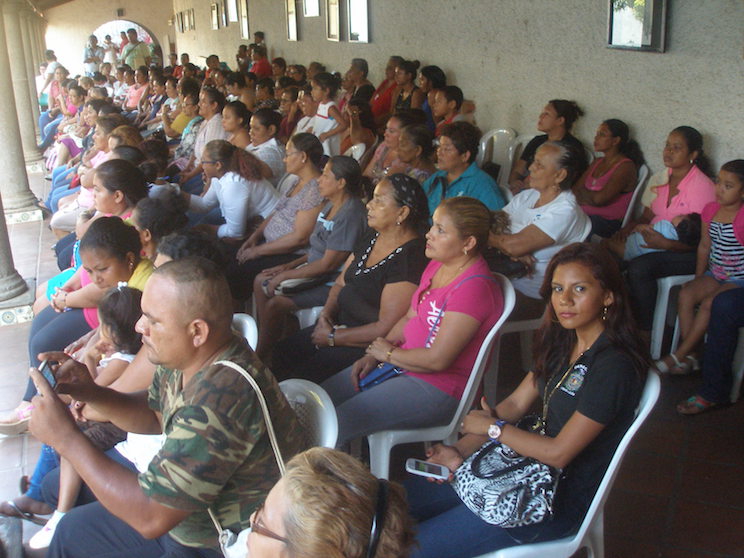 Aporte de mujeres leonesas en la economía, reconocido por el Gobierno Sandinista