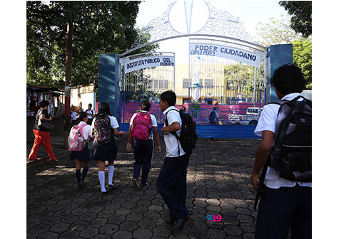 Comunidad estudiantil asume con optimismo regreso a clases