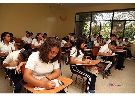 Comunidad estudiantil asume con optimismo regreso a clases