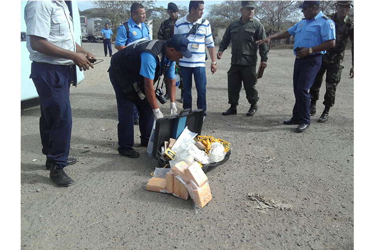 Decomisan en Rivas paquetes de dinero caleteados en bus con placa costarricense