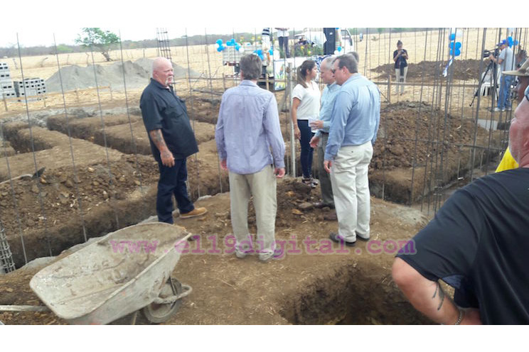 Alcaldía de Villa El Carmen y Gran Pacífica trabajan unidos en construcción de clínica Roberto Clemente 3