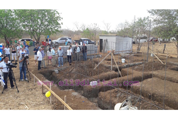 Alcaldía de Villa El Carmen y Gran Pacífica trabajan unidos en construcción de clínica Roberto Clemente 3
