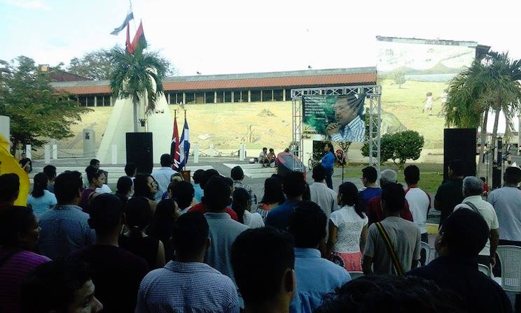 Pueblo leonés rinde homenaje al Comandante Chávez
