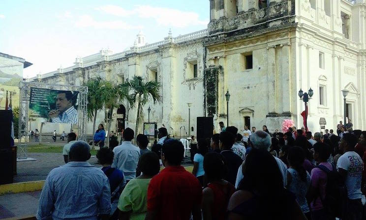 Pueblo leonés rinde homenaje al Comandante Chávez