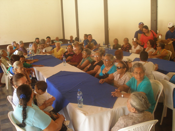 Mujeres valientes de León reciben el amor de la Juventud Sandinista