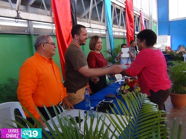 Mujeres granadinas celebran un día lleno de alegría 