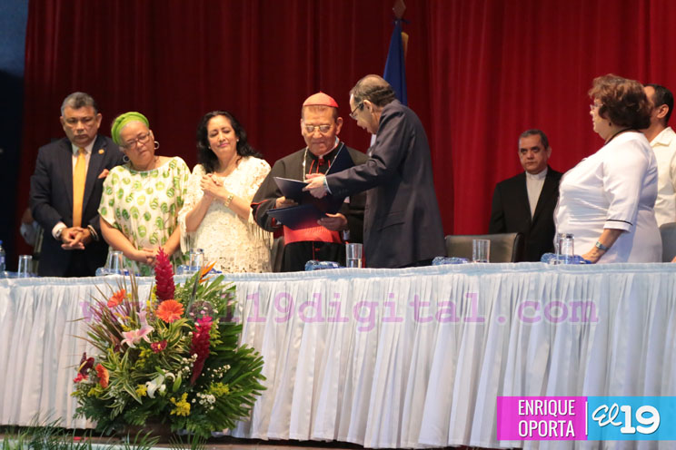 Asamblea Nacional entrega Ley que declara Prócer Nacional de la Paz y la Reconciliación al Cardenal Miguel Obando