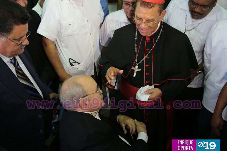 Asamblea Nacional entrega Ley que declara Prócer Nacional de la Paz y la Reconciliación al Cardenal Miguel Obando