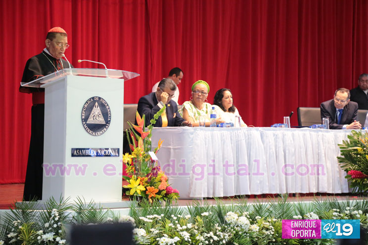 Asamblea Nacional entrega Ley que declara Prócer Nacional de la Paz y la Reconciliación al Cardenal Miguel Obando