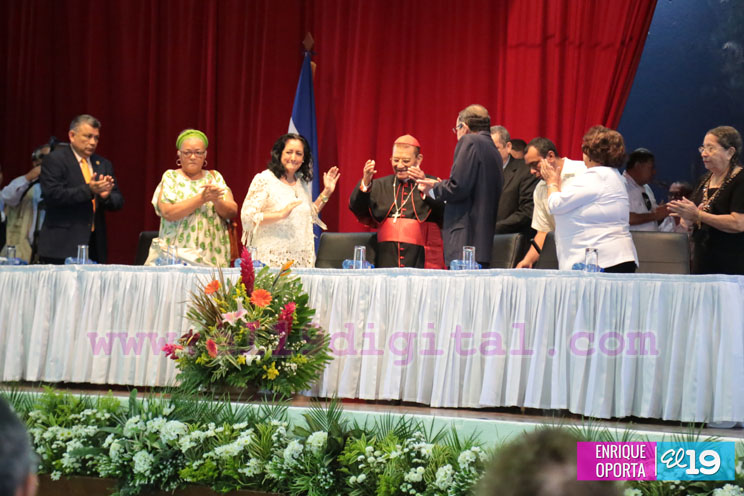 Asamblea Nacional entrega Ley que declara Prócer Nacional de la Paz y la Reconciliación al Cardenal Miguel Obando