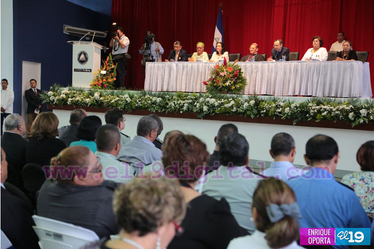 Asamblea Nacional entrega Ley que declara Prócer Nacional de la Paz y la Reconciliación al Cardenal Miguel Obando