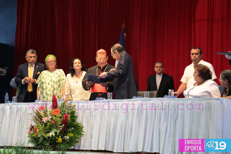 Asamblea Nacional entrega Ley que declara Prócer Nacional de la Paz y la Reconciliación al Cardenal Miguel Obando