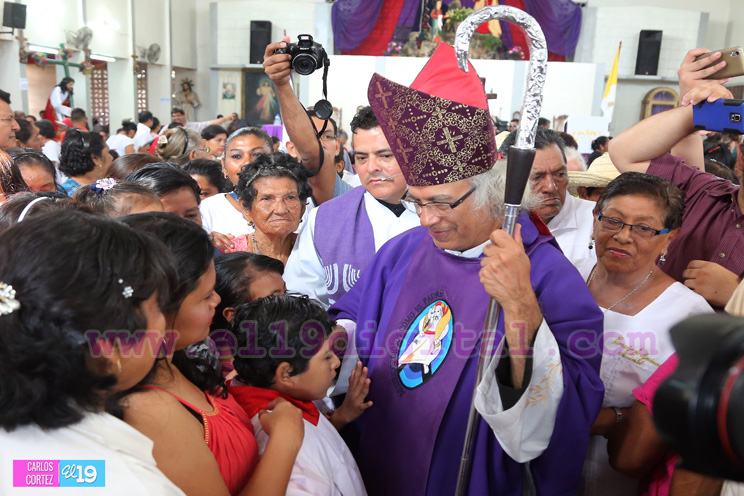 Cardenal Leopoldo Brenes bendice en Masaya las fiestas en honor a San Lázaro  