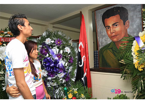 Juventud nicaragüense rinde homenaje al Comandante Julio Buitrago, Padre de la Resistencia Urbana