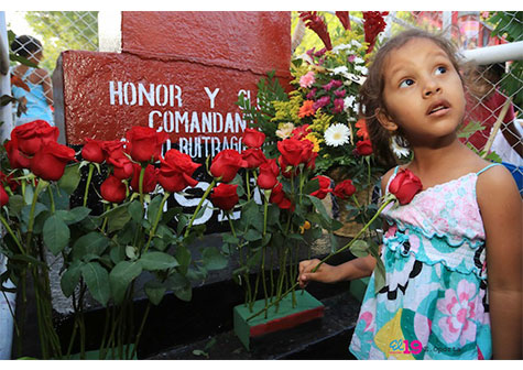 Juventud nicaragüense rinde homenaje al Comandante Julio Buitrago, Padre de la Resistencia Urbana