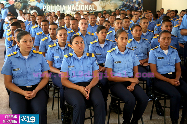 136 miembros de la Academia de Policía ‘Walter Mendoza’ reciben Becas Alba