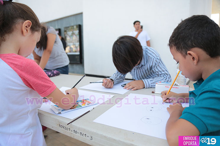 Jóvenes artistas recrean con tinta el imaginario de Darío
