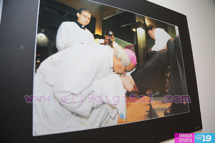 Abre exposición fotográfica sobre la Semana Santa en el Palacio de la Cultura