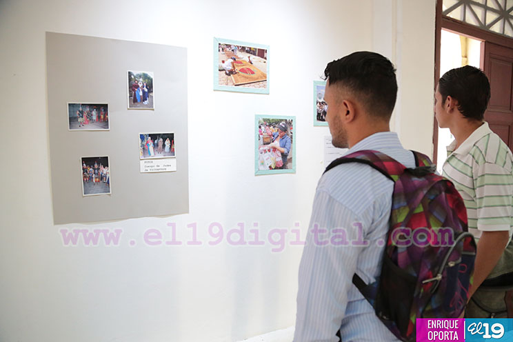Abre exposición fotográfica sobre la Semana Santa en el Palacio de la Cultura