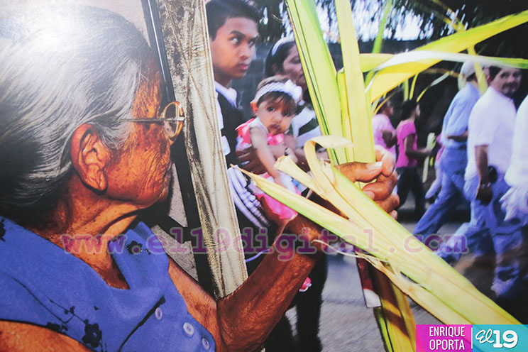 Abre exposición fotográfica sobre la Semana Santa en el Palacio de la Cultura