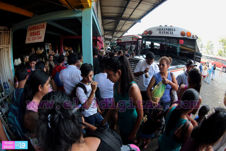 Familias parten hacia occidente y playas del pacífico para disfrutar de Semana Santa
