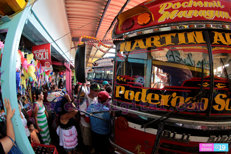 Familias parten hacia occidente y playas del pacífico para disfrutar de Semana Santa
