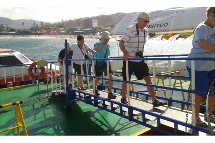Cruceristas recorren sitios turísticos del pacífico sur nicaragüense