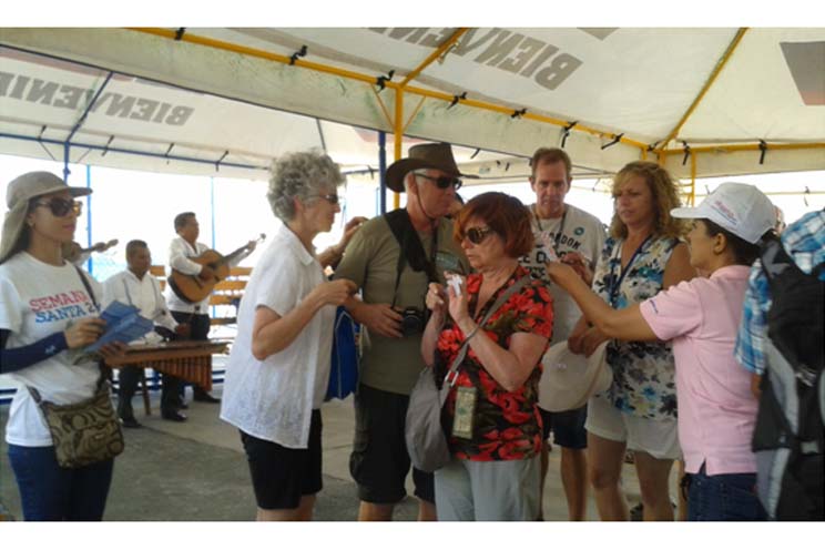 Cruceristas recorren sitios turísticos del pacífico sur nicaragüense