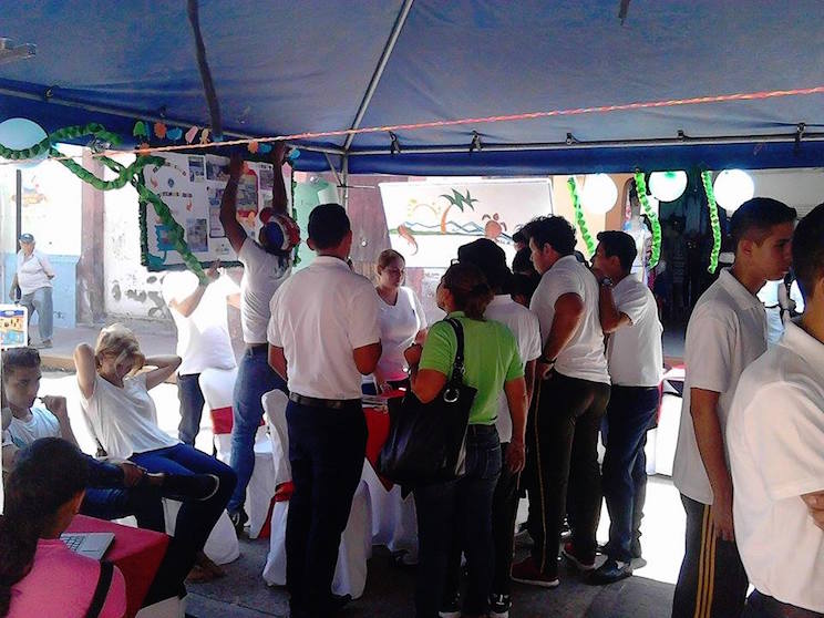 Jóvenes ambientalistas de León realizan Feria del Agua