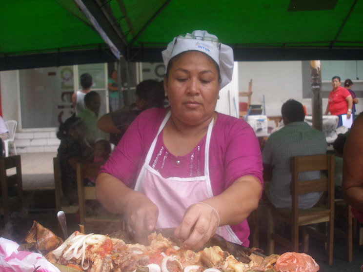En León degustaron de suculenta carne en vaho
