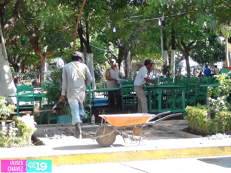 Realizan mantenimiento en el Parque Central de Granada