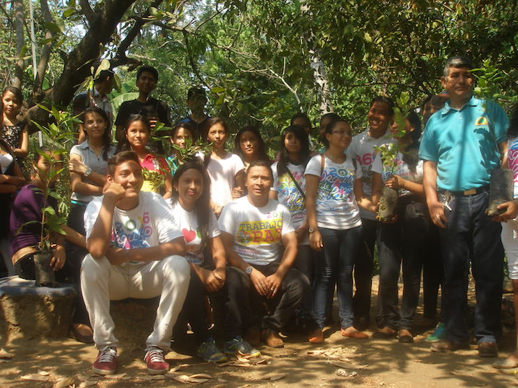 Jóvenes del departamento de León lanzan jornada “Yo adopto un árbol”