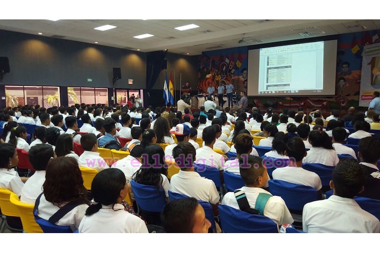En el Día de la Madre Tierra, estudiantes y ambientalistas promueven XV Concurso Intercolegial Bandera Ecológica