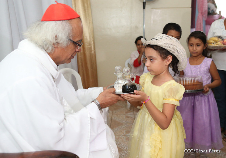 Cardenal Brenes visita Parroquia Madre del Divino Pastor, en Nejapa