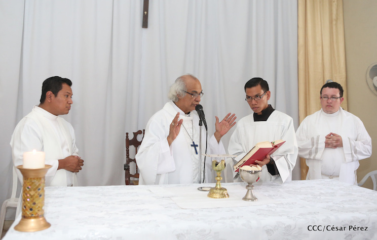 Cardenal Brenes visita Parroquia Madre del Divino Pastor, en Nejapa