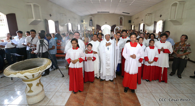 Cardenal Brenes visita Parroquia Madre del Divino Pastor, en Nejapa