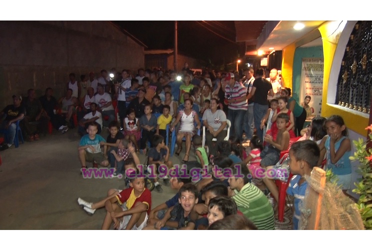 Capitalinos se reúnen en barrio "La Esperanza" para apoyar al "Chocolatito"
