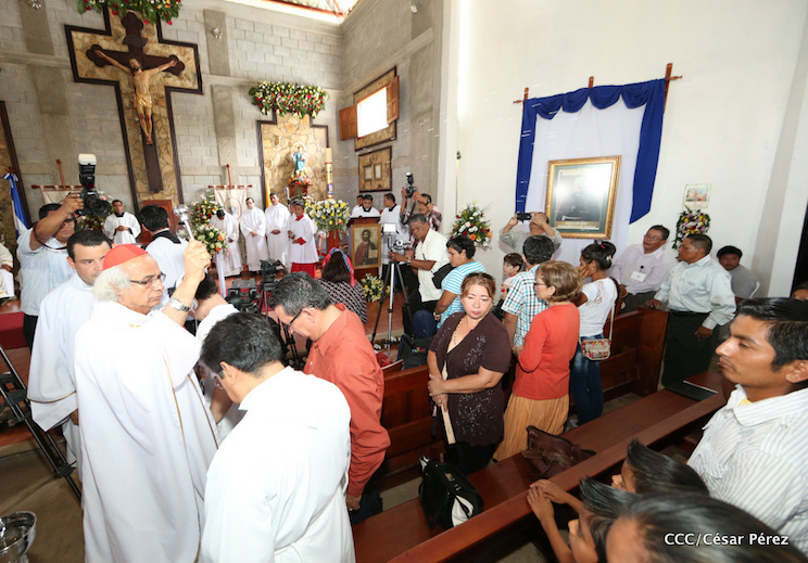 Cardenal Brenes abre las puertas de la remodelada iglesia de Pacayita