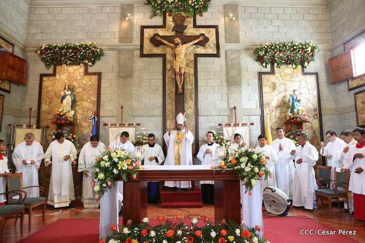 Cardenal Brenes abre las puertas de la remodelada iglesia de Pacayita