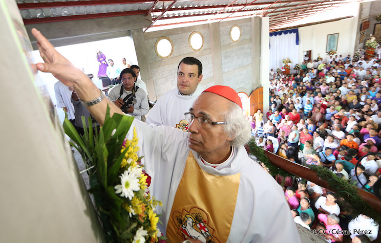 Cardenal Brenes abre las puertas de la remodelada iglesia de Pacayita