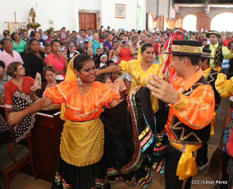 Cardenal Brenes abre las puertas de la remodelada iglesia de Pacayita