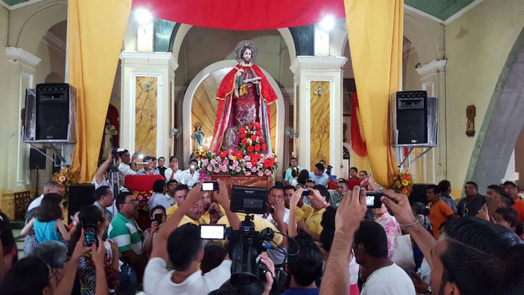 Cardenal Brenes exhorta a recuperar la grandeza del amor desde la familia