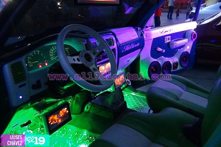 Exhiben autos modificados en Granada
