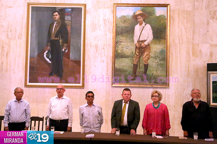 Presentan libro sobre obras y la vida del pintor Carlos García Jiménez