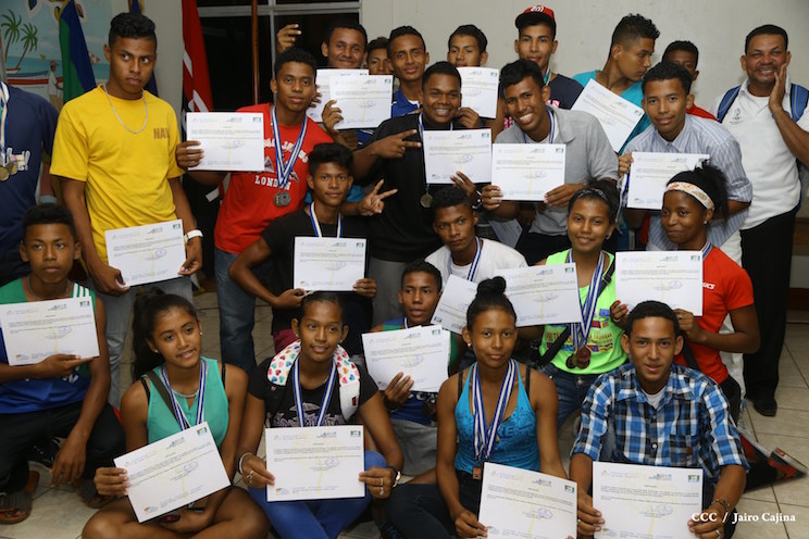 Jóvenes del Caribe Norte sobresalen en atletismo a nivel nacional