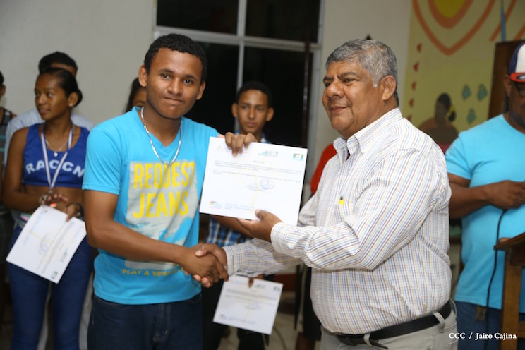 Jóvenes del Caribe Norte sobresalen en atletismo a nivel nacional