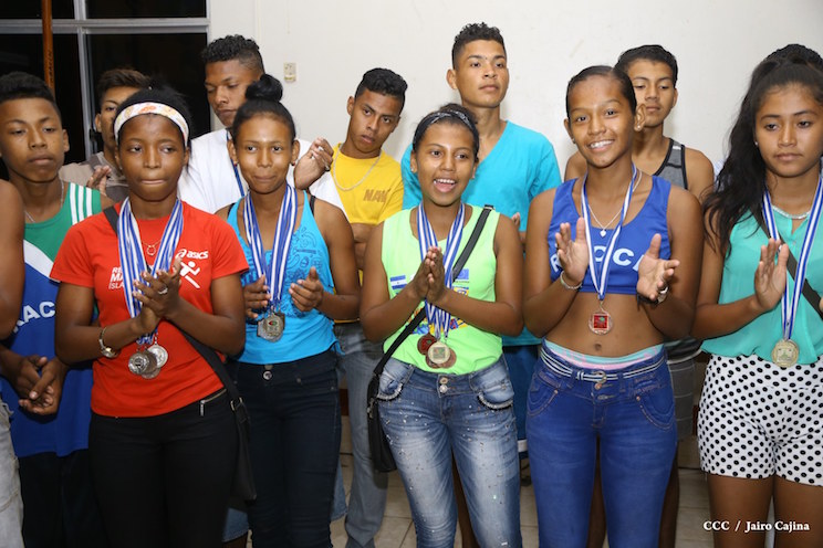 Jóvenes del Caribe Norte sobresalen en atletismo a nivel nacional