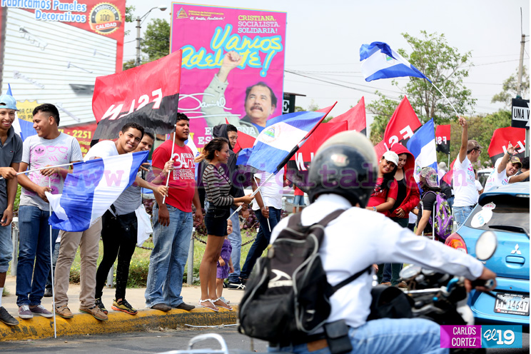 Celebran Día de la Dignidad Nacional en rotondas de Managua