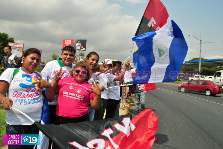 Celebran Día de la Dignidad Nacional en rotondas de Managua