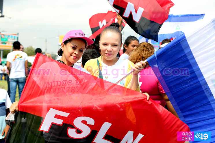 Celebran Día de la Dignidad Nacional en rotondas de Managua